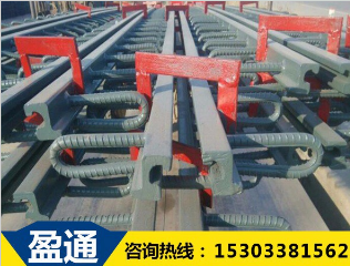在橋梁伸縮縫裝置兩端設置翹頭有什么作用？